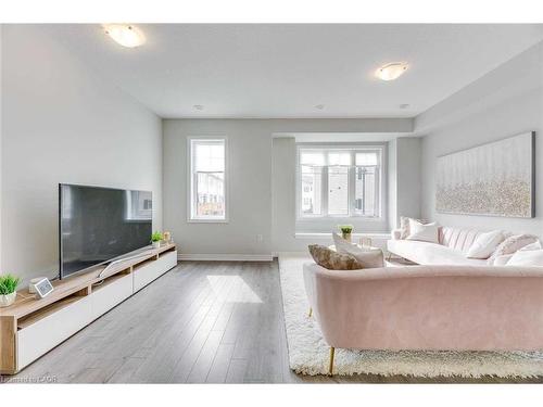 47 Rapids Lane, Hamilton, ON - Indoor Photo Showing Living Room