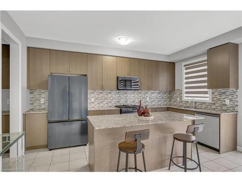 22 Rustic Oak Trail, Ayr, ON - Indoor Photo Showing Kitchen With Upgraded Kitchen