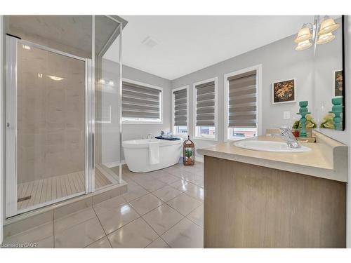 22 Rustic Oak Trail, Ayr, ON - Indoor Photo Showing Bathroom