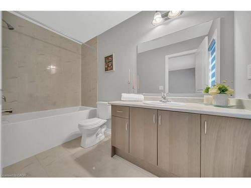 22 Rustic Oak Trail, Ayr, ON - Indoor Photo Showing Bathroom