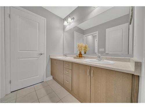 22 Rustic Oak Trail, Ayr, ON - Indoor Photo Showing Bathroom