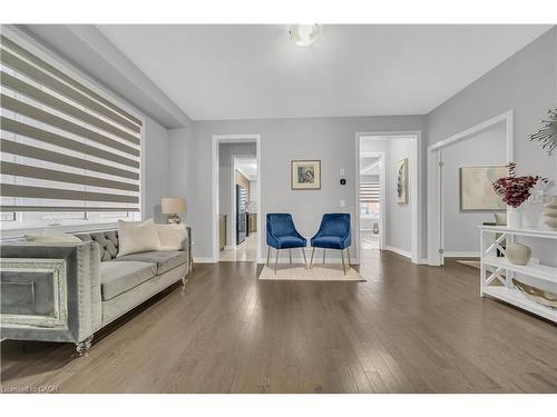 22 Rustic Oak Trail, Ayr, ON - Indoor Photo Showing Living Room