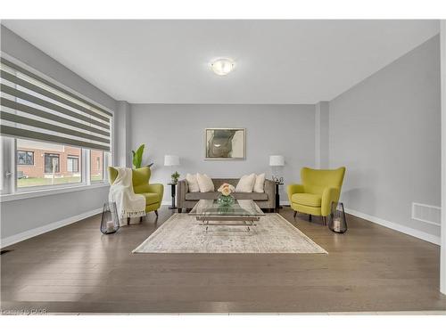22 Rustic Oak Trail, Ayr, ON - Indoor Photo Showing Living Room