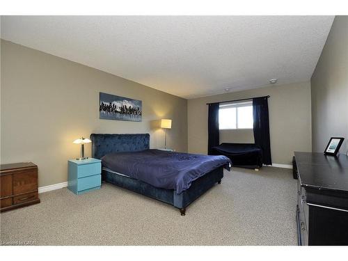 302-345 Briarmeadow Drive, Kitchener, ON 