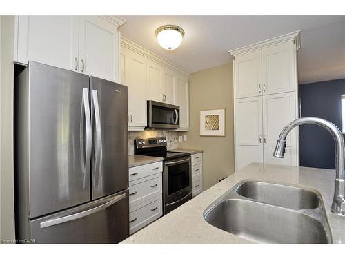 302-345 Briarmeadow Drive, Kitchener, ON 