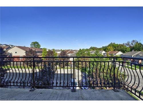 302-345 Briarmeadow Drive, Kitchener, ON 