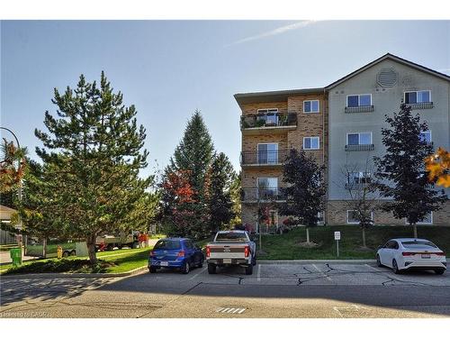 302-345 Briarmeadow Drive, Kitchener, ON 