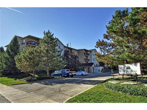 302-345 Briarmeadow Drive, Kitchener, ON 