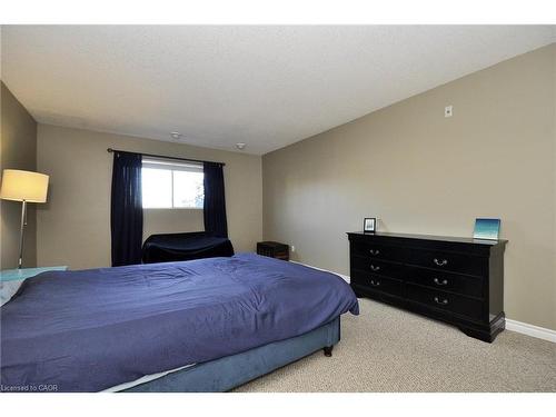 302-345 Briarmeadow Drive, Kitchener, ON 