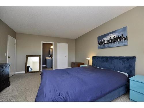 302-345 Briarmeadow Drive, Kitchener, ON 