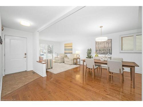 112 Thomas Street, Cambridge, ON - Indoor Photo Showing Other Room