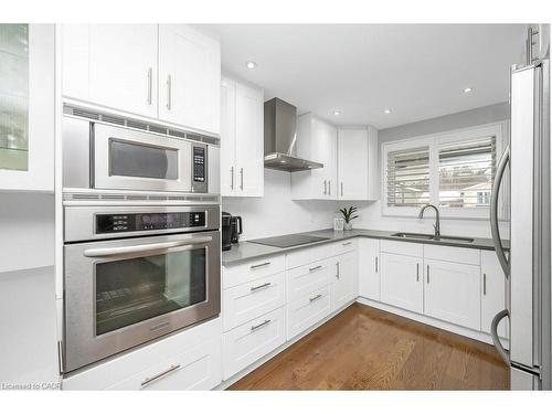 112 Thomas Street, Cambridge, ON - Indoor Photo Showing Kitchen With Double Sink With Upgraded Kitchen