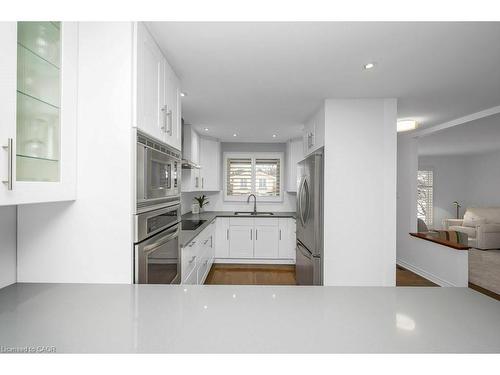 112 Thomas Street, Cambridge, ON - Indoor Photo Showing Kitchen