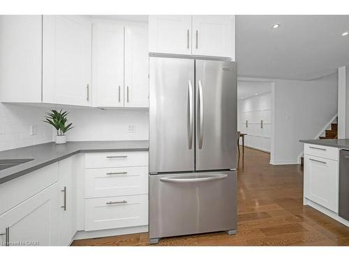112 Thomas Street, Cambridge, ON - Indoor Photo Showing Kitchen