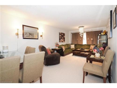 429 Exmoor Street, Waterloo, ON - Indoor Photo Showing Other Room