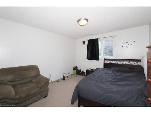 429 Exmoor Street, Waterloo, ON - Indoor Photo Showing Bedroom