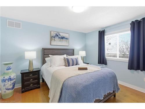65 Thistlemoor Drive, Caledonia, ON - Indoor Photo Showing Bedroom