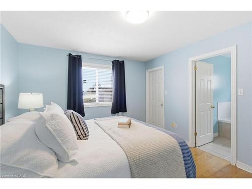 65 Thistlemoor Drive, Caledonia, ON - Indoor Photo Showing Bedroom