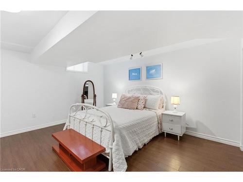 65 Thistlemoor Drive, Caledonia, ON - Indoor Photo Showing Bedroom