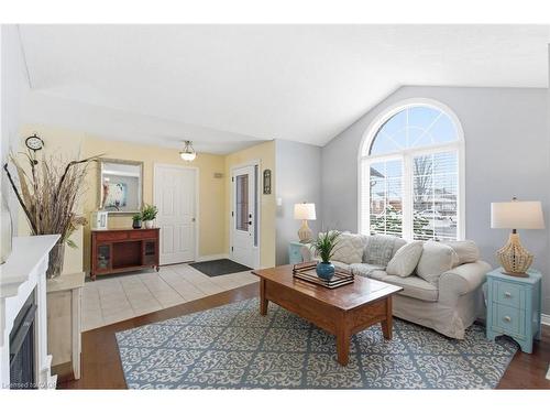 65 Thistlemoor Drive, Caledonia, ON - Indoor Photo Showing Living Room