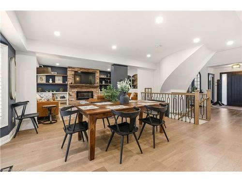 3196 Desmond Drive, Burlington, ON - Indoor Photo Showing Dining Room