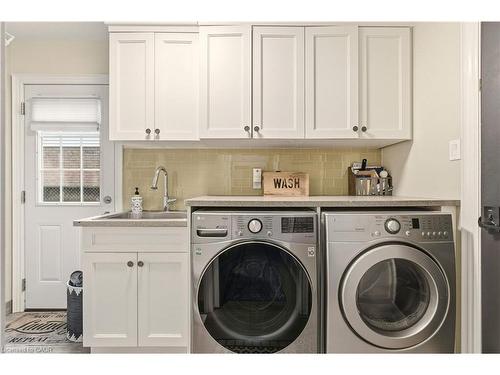3196 Desmond Drive, Burlington, ON - Indoor Photo Showing Laundry Room