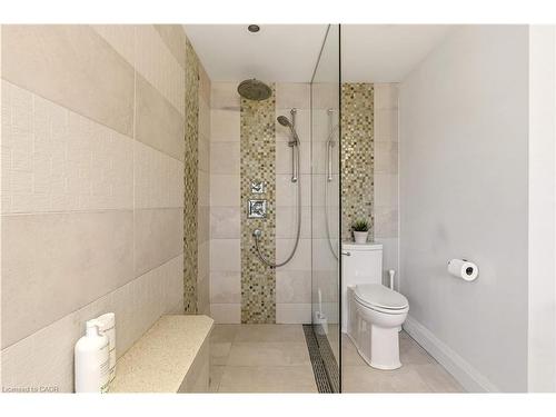 3196 Desmond Drive, Burlington, ON - Indoor Photo Showing Bathroom