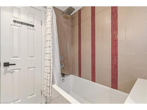 3196 Desmond Drive, Burlington, ON - Indoor Photo Showing Bathroom