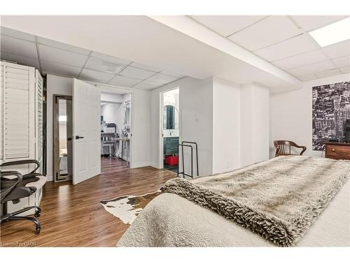 3196 Desmond Drive, Burlington, ON - Indoor Photo Showing Other Room