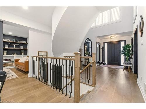 3196 Desmond Drive, Burlington, ON - Indoor Photo Showing Other Room