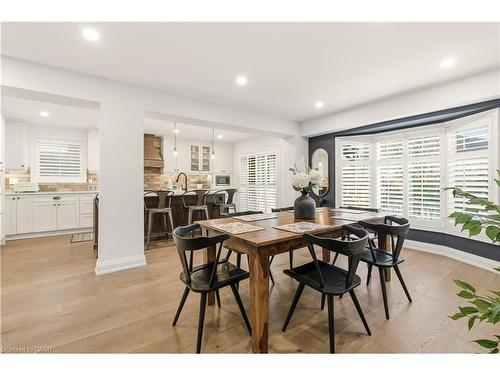 3196 Desmond Drive, Burlington, ON - Indoor Photo Showing Dining Room