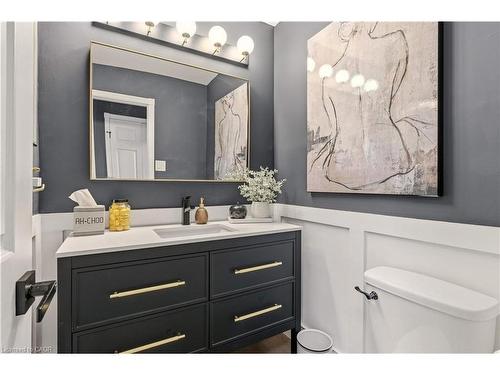 3196 Desmond Drive, Burlington, ON - Indoor Photo Showing Bathroom