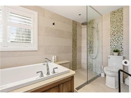 3196 Desmond Drive, Burlington, ON - Indoor Photo Showing Bathroom