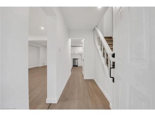 20 Crosthwaite Avenue N, Hamilton, ON - Indoor Photo Showing Other Room