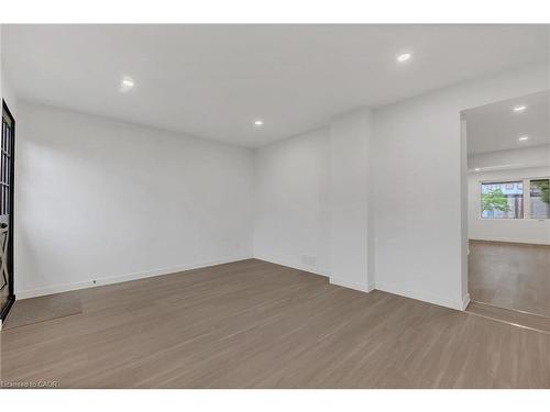 20 Crosthwaite Avenue N, Hamilton, ON - Indoor Photo Showing Other Room