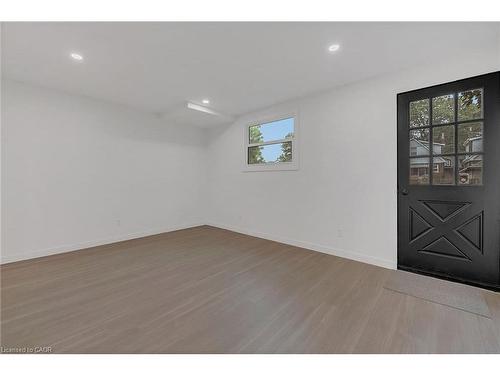 20 Crosthwaite Avenue N, Hamilton, ON - Indoor Photo Showing Other Room