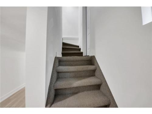 20 Crosthwaite Avenue N, Hamilton, ON - Indoor Photo Showing Other Room