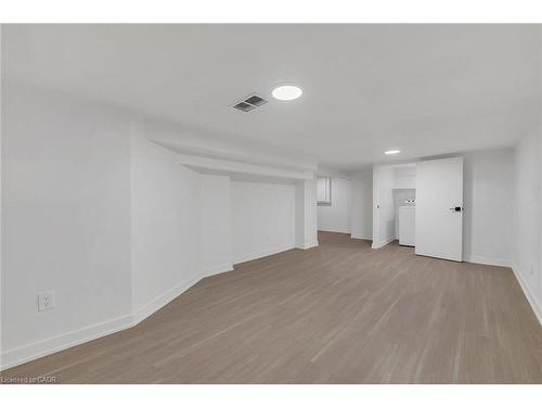 20 Crosthwaite Avenue N, Hamilton, ON - Indoor Photo Showing Other Room