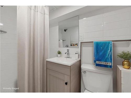 20 Crosthwaite Avenue N, Hamilton, ON - Indoor Photo Showing Bathroom