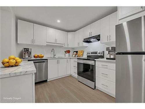 20 Crosthwaite Avenue N, Hamilton, ON - Indoor Photo Showing Kitchen