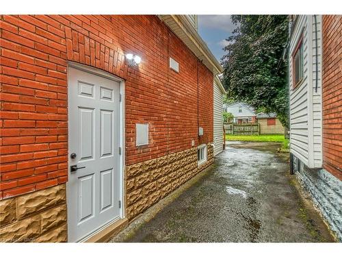 20 Crosthwaite Avenue N, Hamilton, ON - Outdoor With Exterior