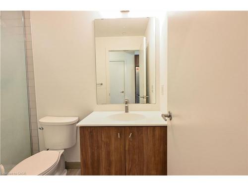 1803-5 Wellington Street S, Kitchener, ON - Indoor Photo Showing Bathroom
