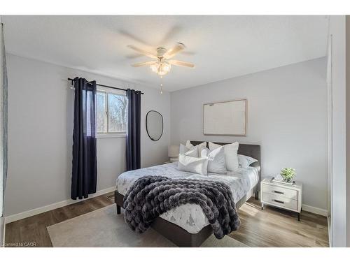 147 Taylor Avenue, Cambridge, ON - Indoor Photo Showing Bedroom
