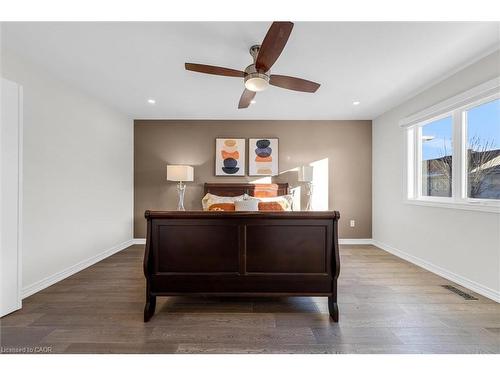 4838 Columbus Drive, Burlington, ON - Indoor Photo Showing Other Room