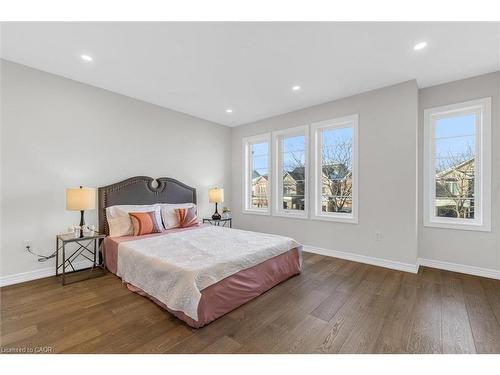 4838 Columbus Drive, Burlington, ON - Indoor Photo Showing Bedroom
