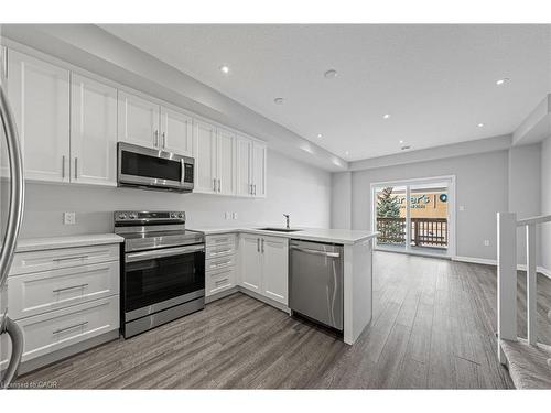 53 Aquarius Crescent, Hamilton, ON - Indoor Photo Showing Kitchen