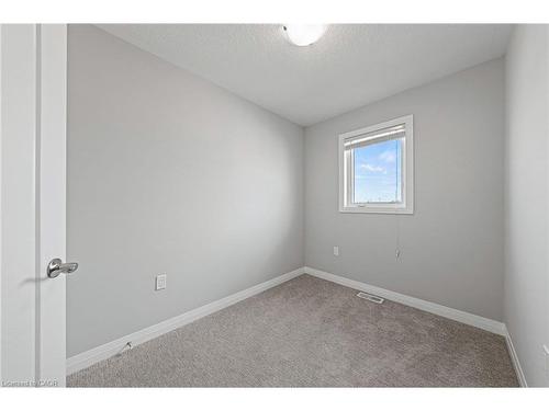 53 Aquarius Crescent, Hamilton, ON - Indoor Photo Showing Other Room