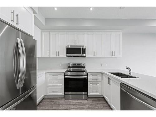 53 Aquarius Crescent, Hamilton, ON - Indoor Photo Showing Kitchen With Double Sink