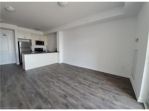 437-101 Shoreview Place, Hamilton, ON - Indoor Photo Showing Kitchen