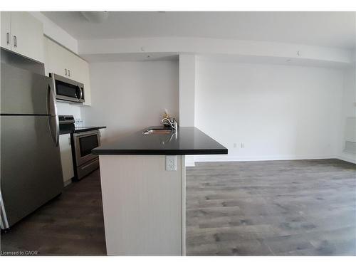 437-101 Shoreview Place, Hamilton, ON - Indoor Photo Showing Kitchen